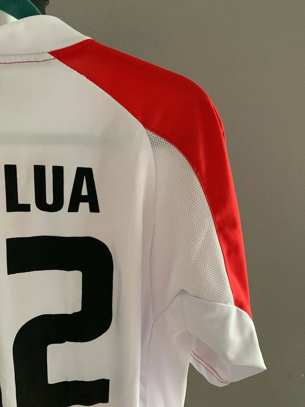 Olympiacos F.C. 2004-2005 Home Jersey #32 LuaLua Vodafone - Picture 6 of 8